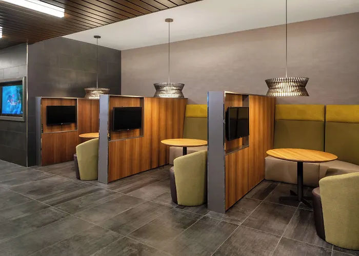 Courtyard By Marriott South Hotel
