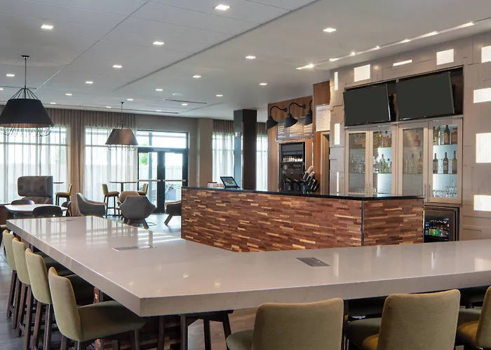 Courtyard By Marriott South Hotel