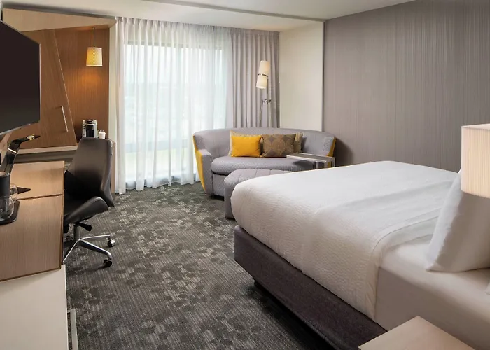 Courtyard By Marriott South Hotel Lafayette