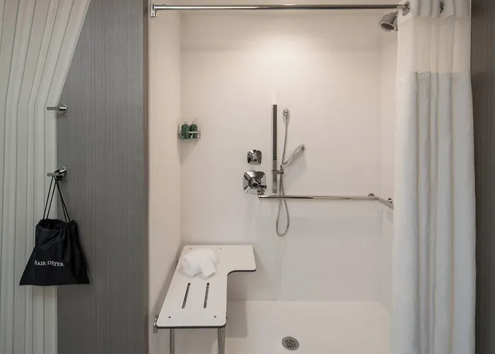 Courtyard By Marriott South Hotel